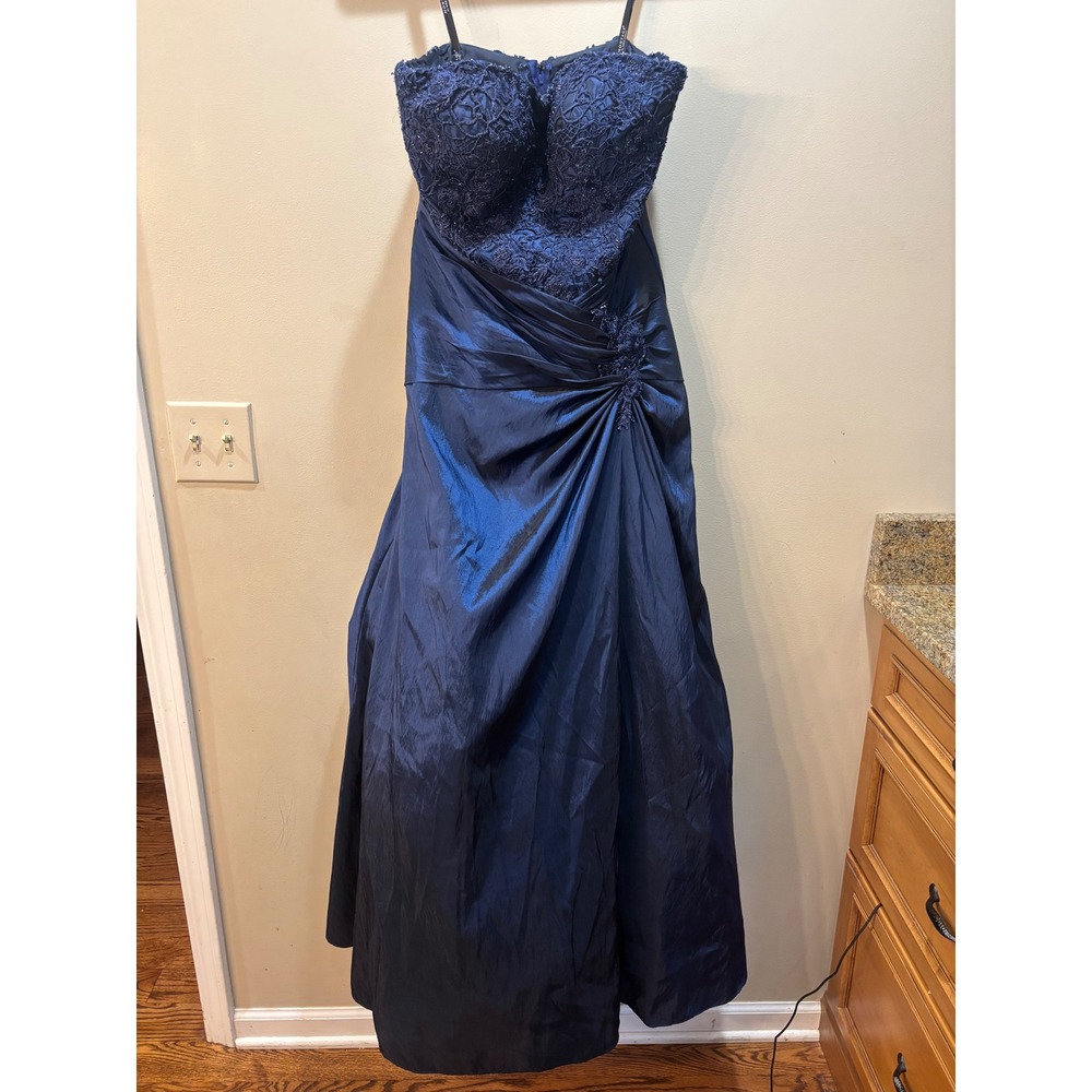 Montage by Mon Cheri Navy Blue Beaded Lace Taffeta Strapless Evening Gown Size 8